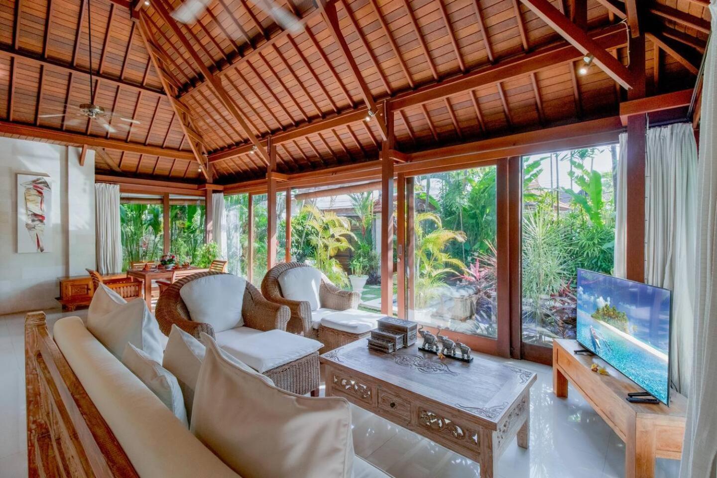 Villa Heart Of Seminyak, 2Br, Sleeps 4, Walk To Bintang Exterior foto